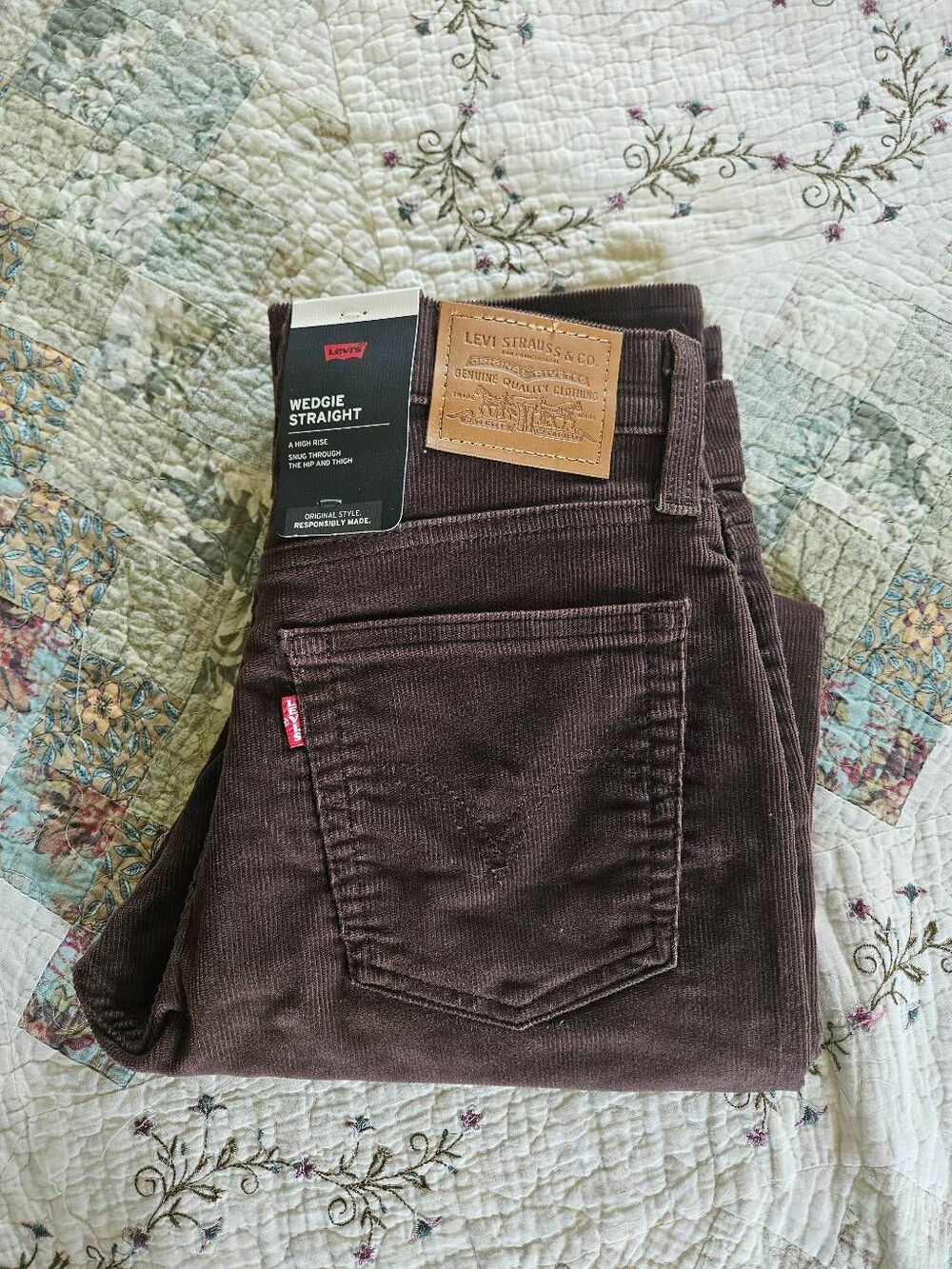 NWT Levi's Wedgie Straight Corduroy Pants Brown High Rise W27 L28 Women's